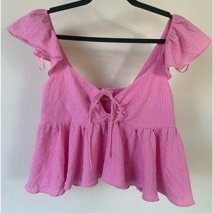 URBAN OUTFITTERS PINK “SIERRA KEYHOLE BABYDOLL BLOUSE” IN SIZE SMALL